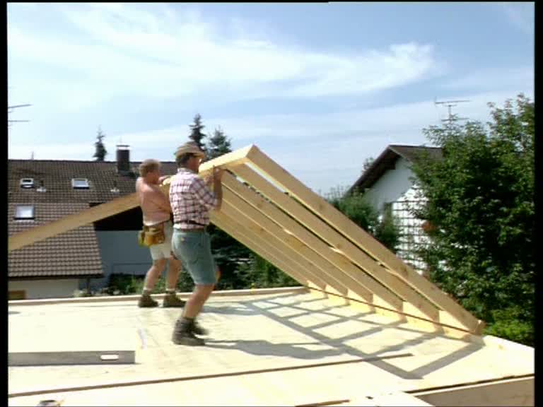 Deckenbalken Waende aufstellen Holzdielen