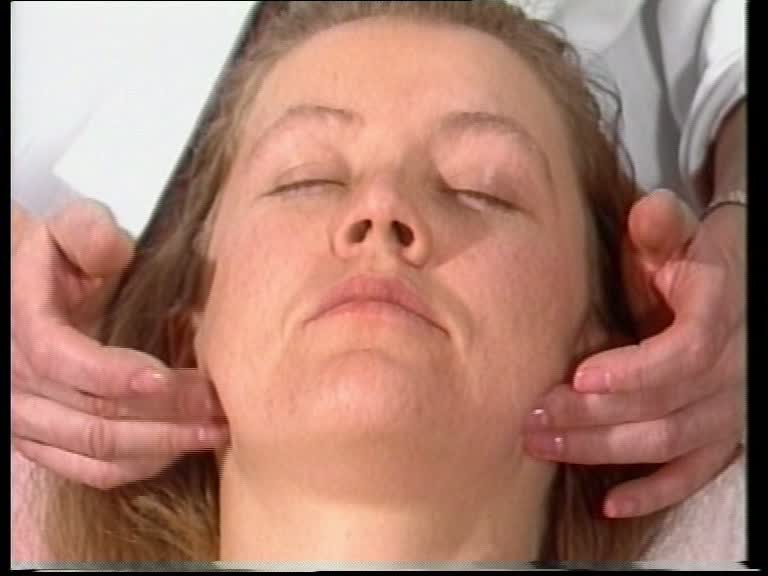Lymphdrainage Praxis Wangenpartie Patientin