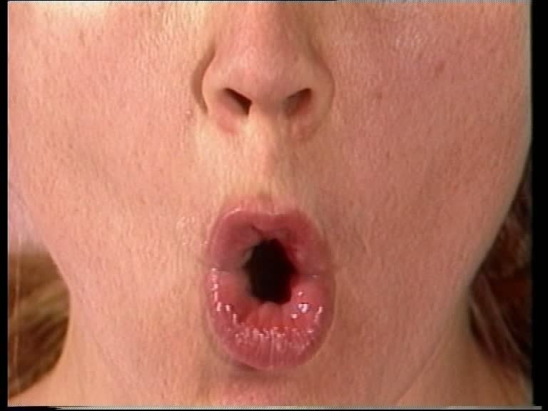 Gesichtsgymnastik Kinn vorstrecken O Lippen formen